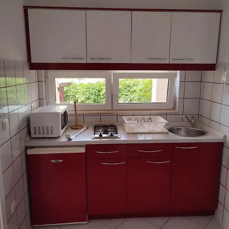 Apartmani Dekovic Primosten Exterior photo